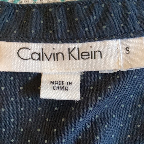 Like new Calvin Klein button down top - Picture 9 of 10